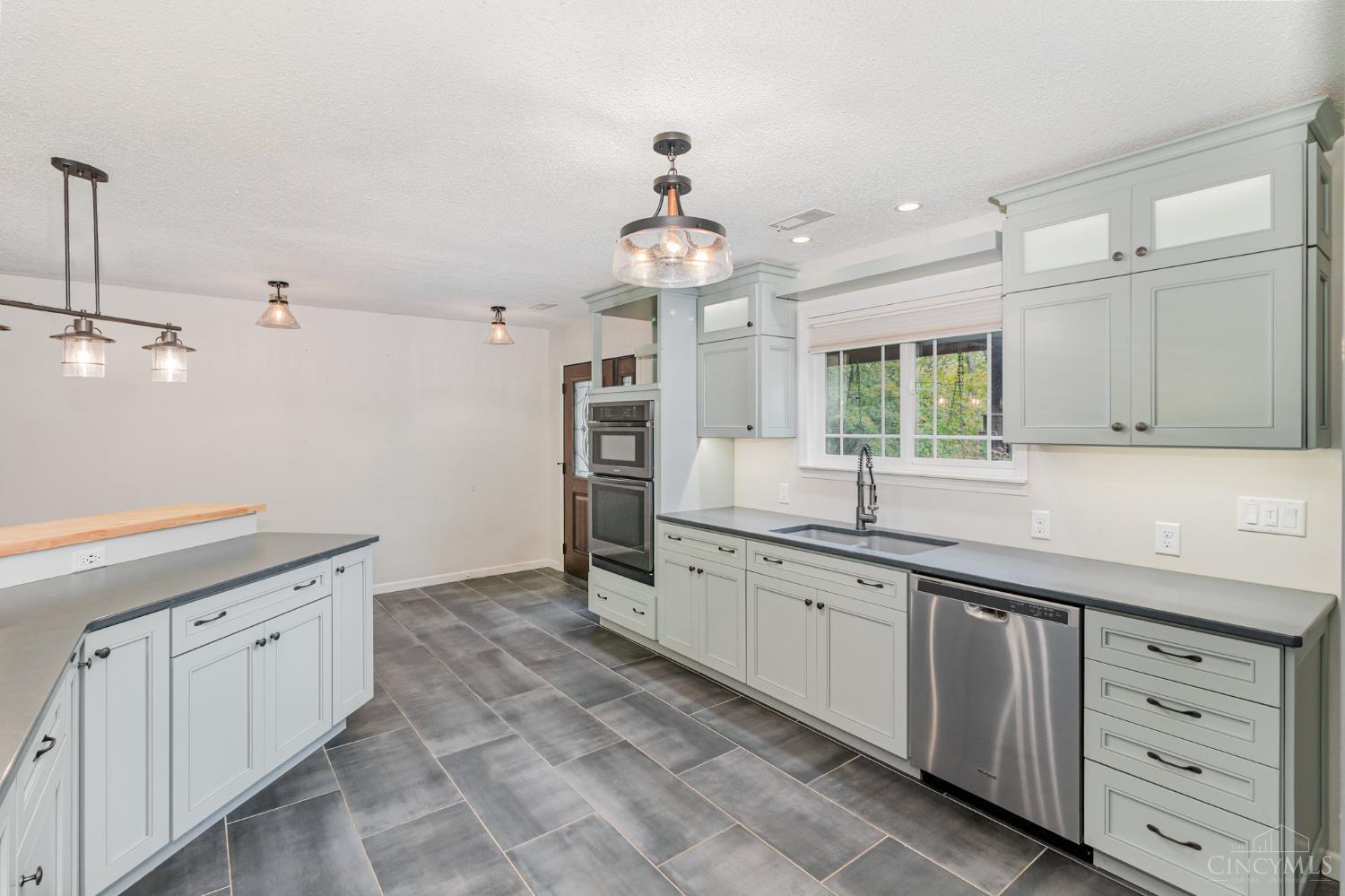 3685 Happy Hollow Road