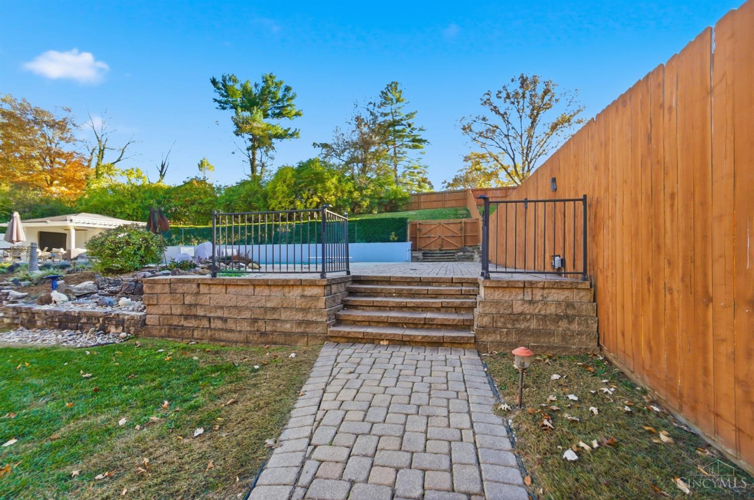 6604 Hitching Post Lane