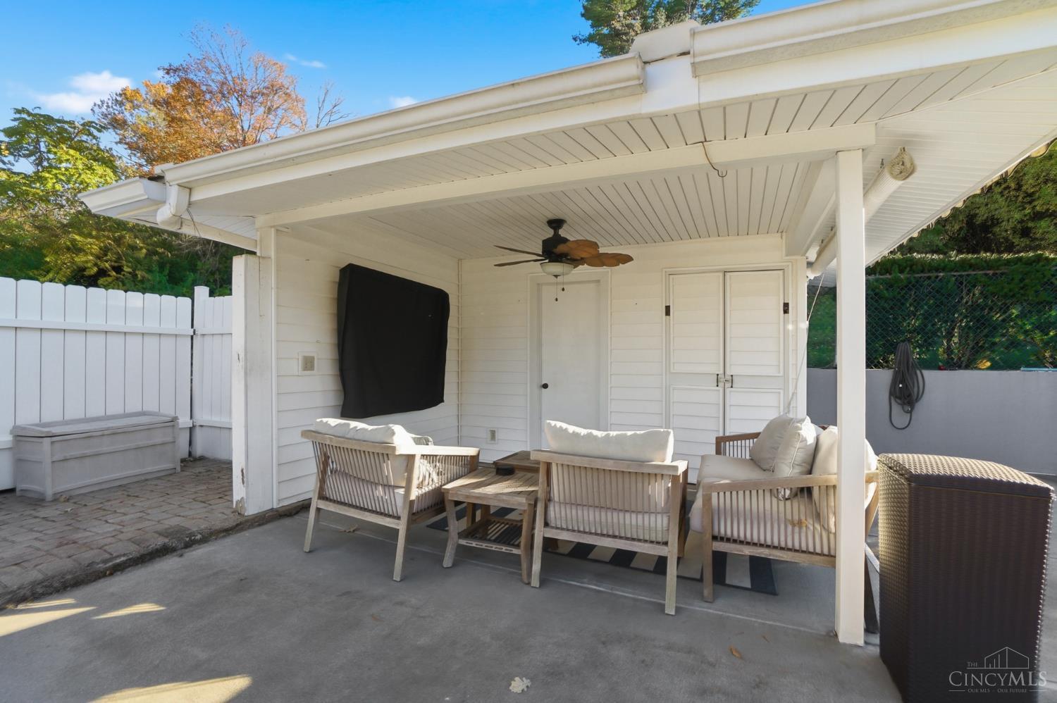 6604 Hitching Post Lane