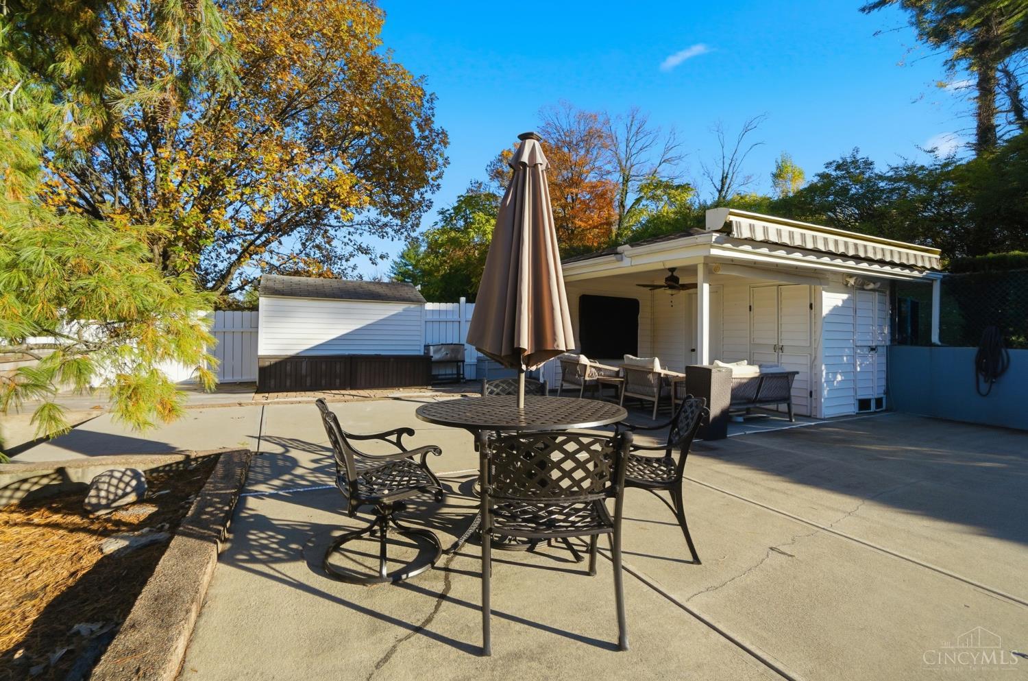 6604 Hitching Post Lane