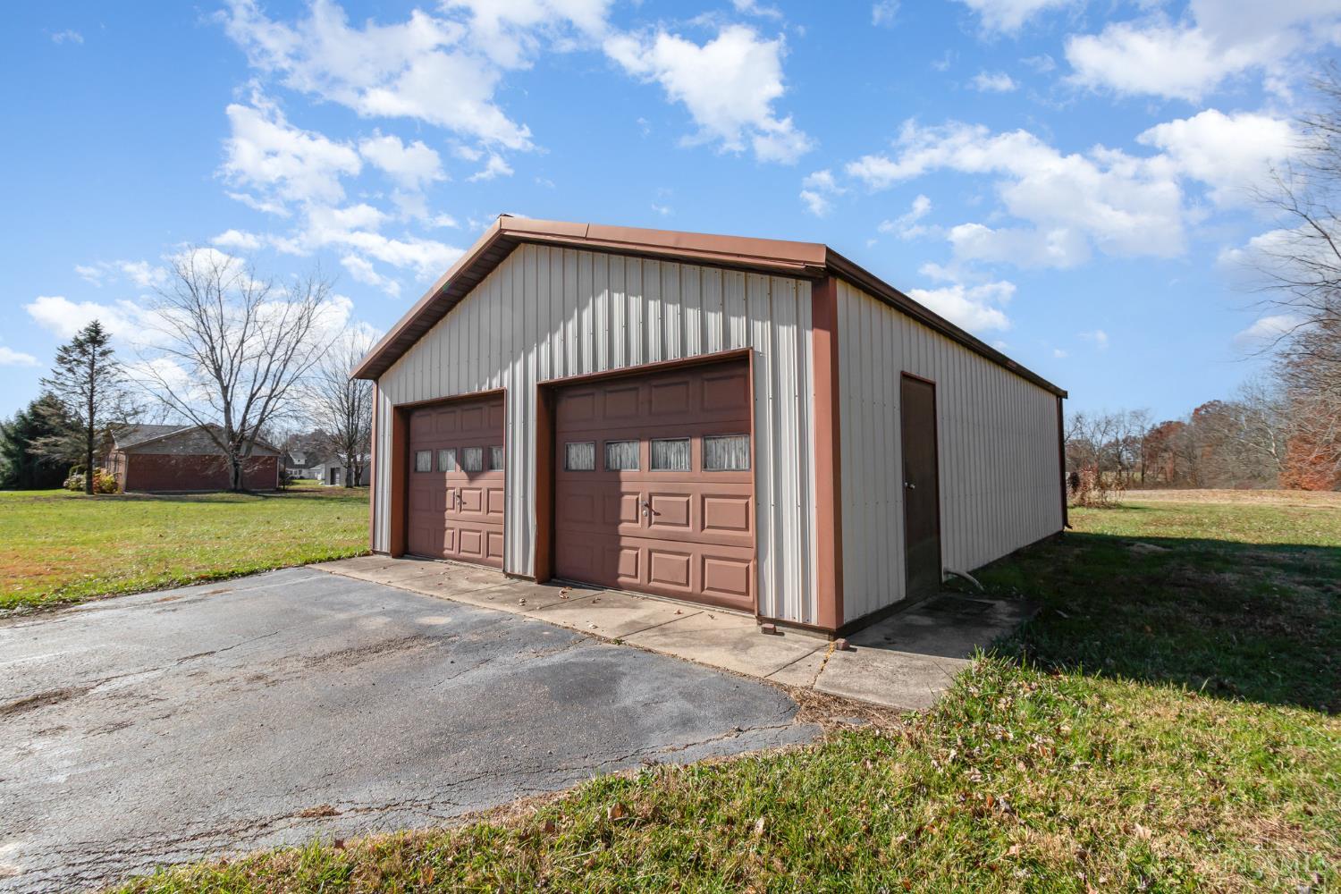 15731 Moon Road