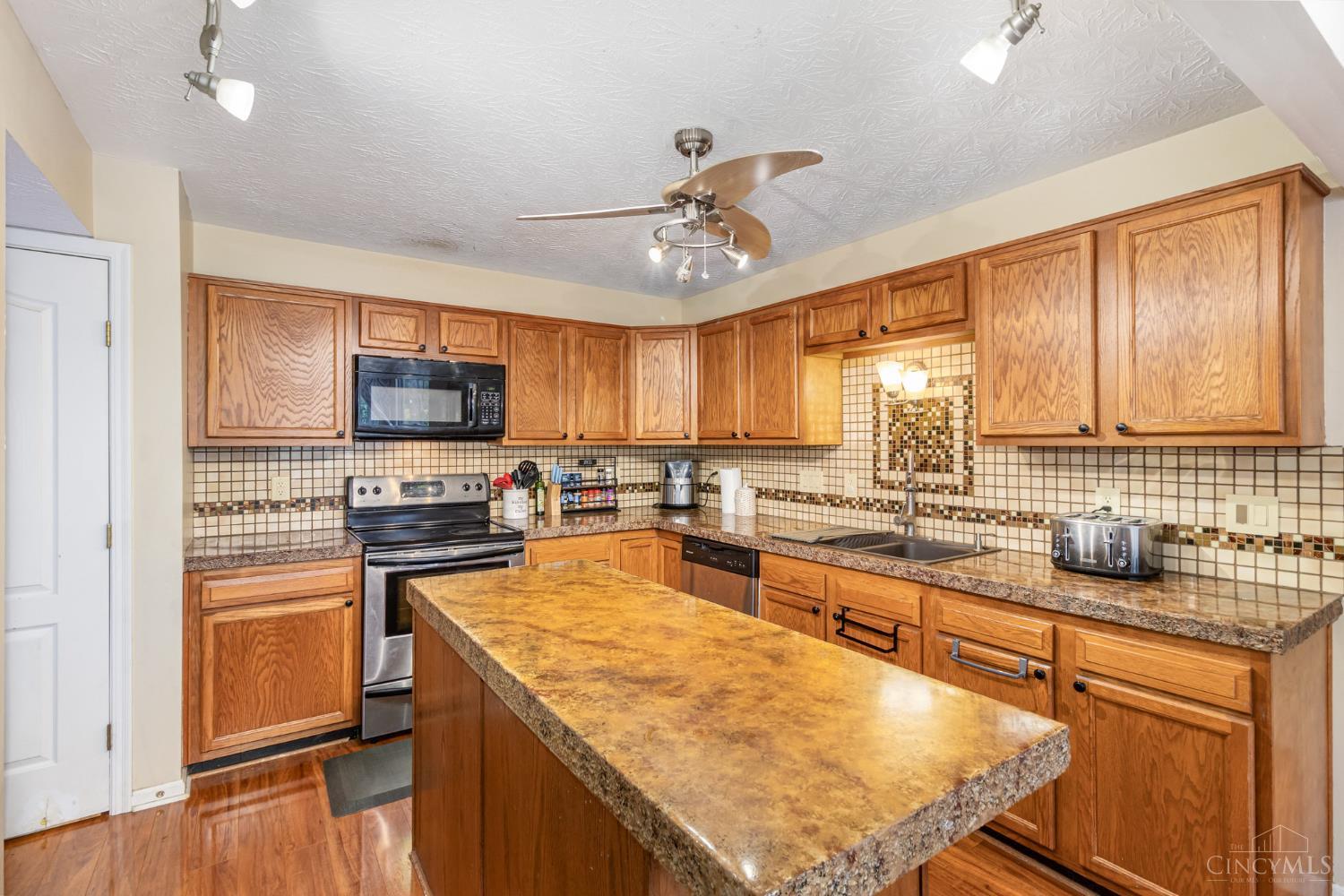 1575 Apple Court