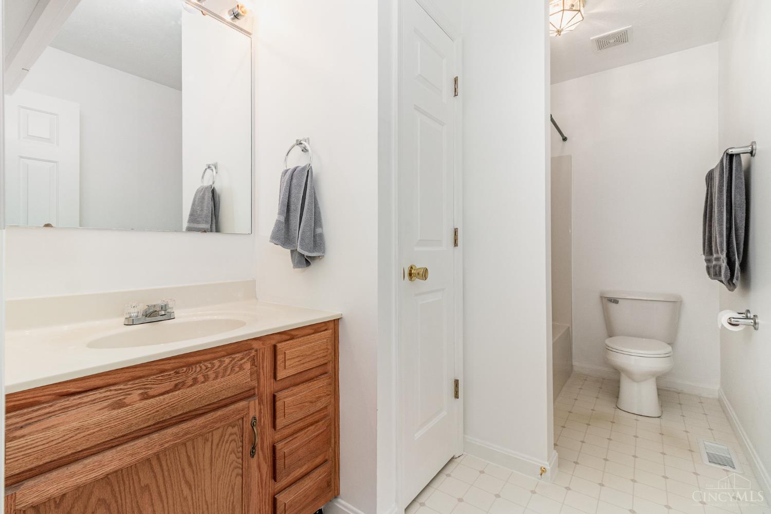 16086 Colonial Drive