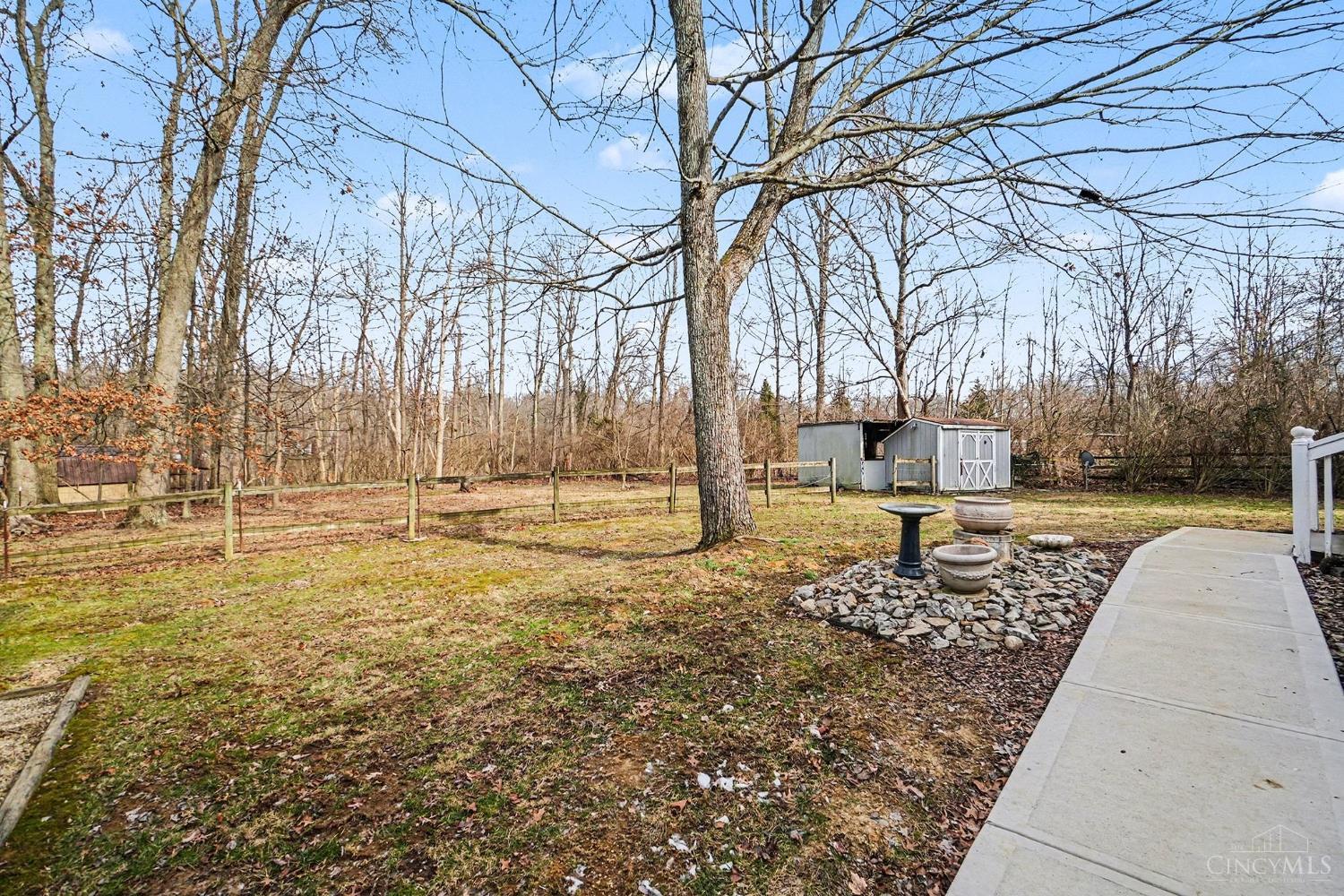 1571 Crosstown Road
