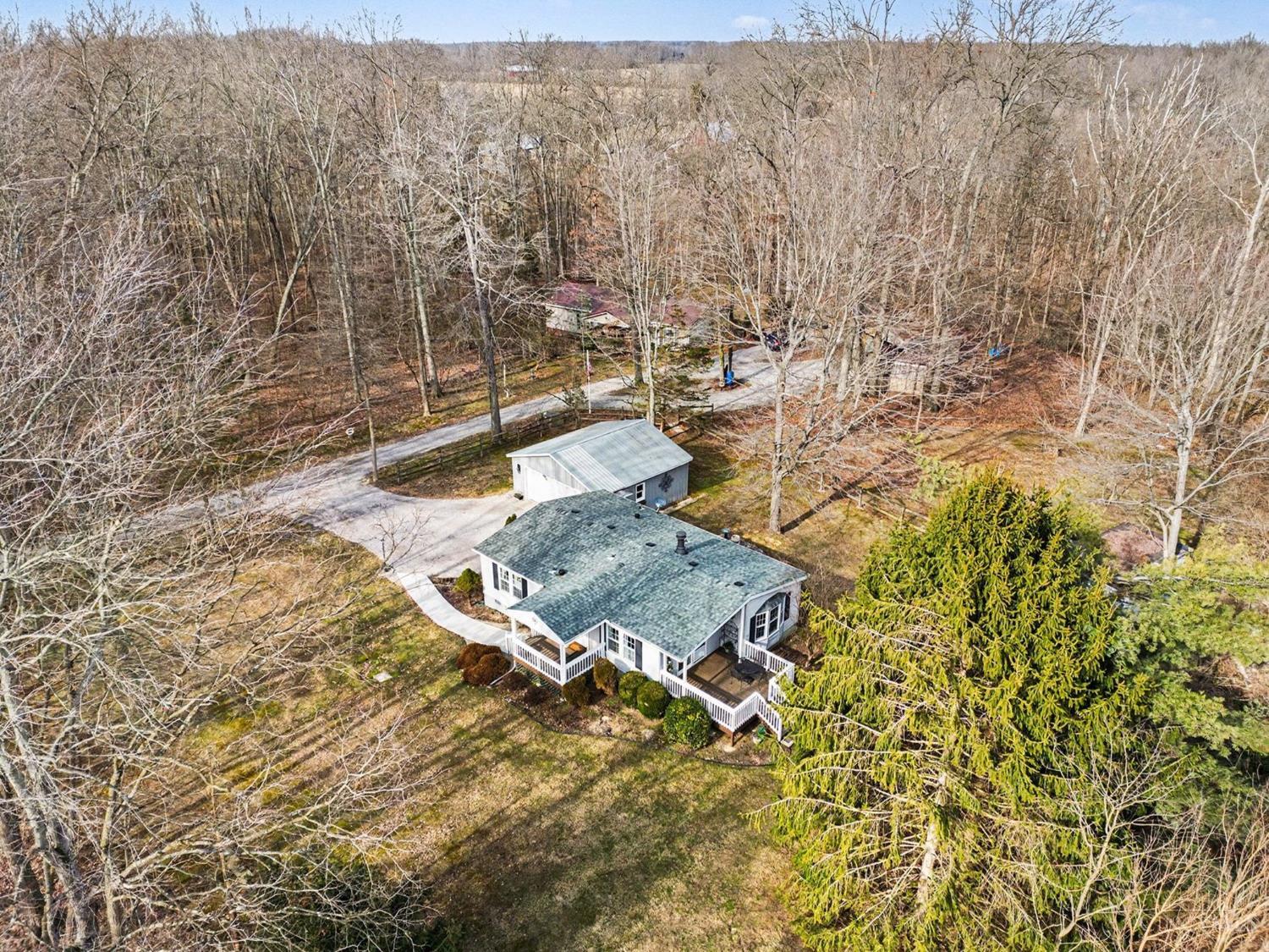 1571 Crosstown Road