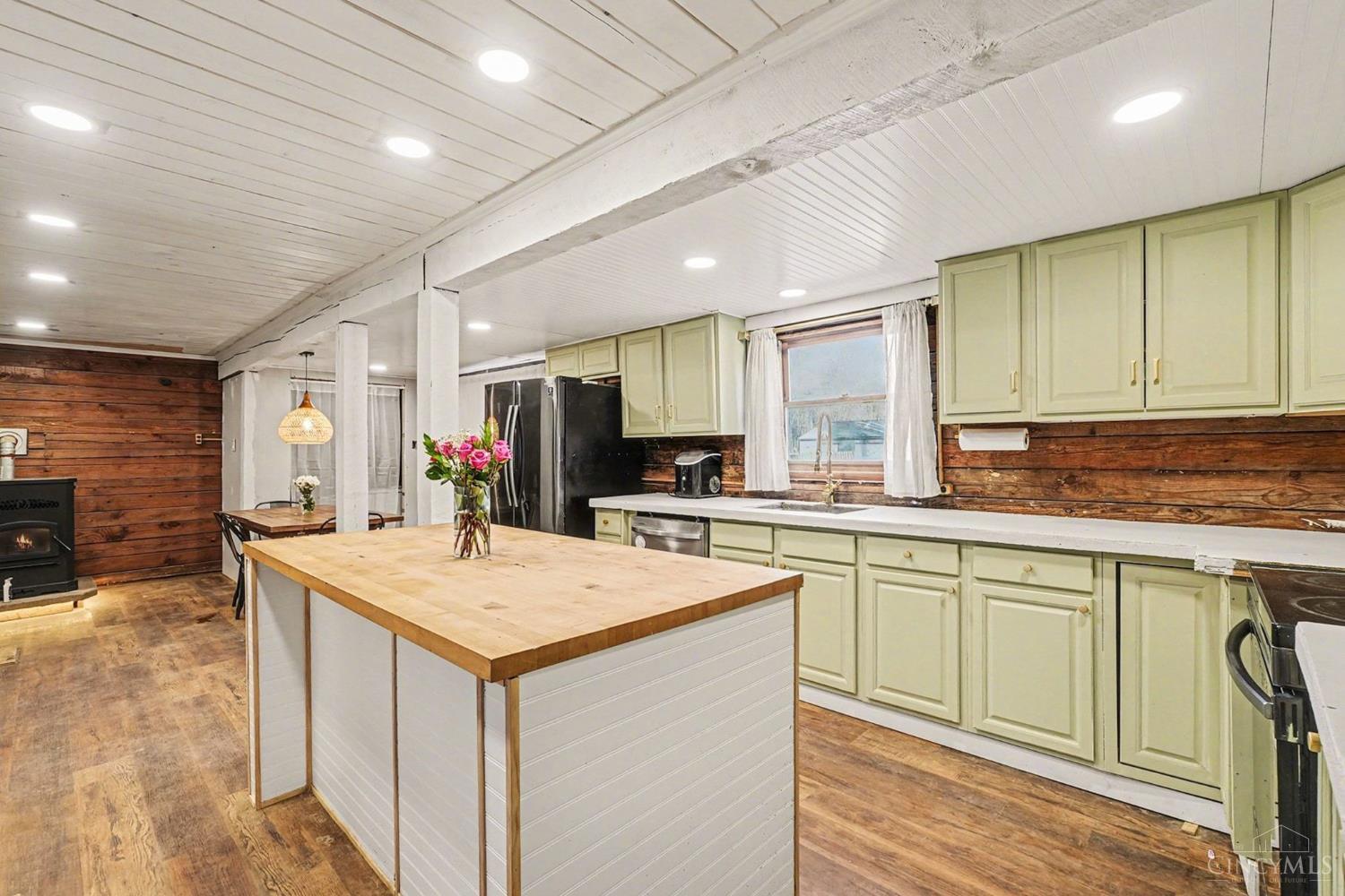 2562 Sprague Road
