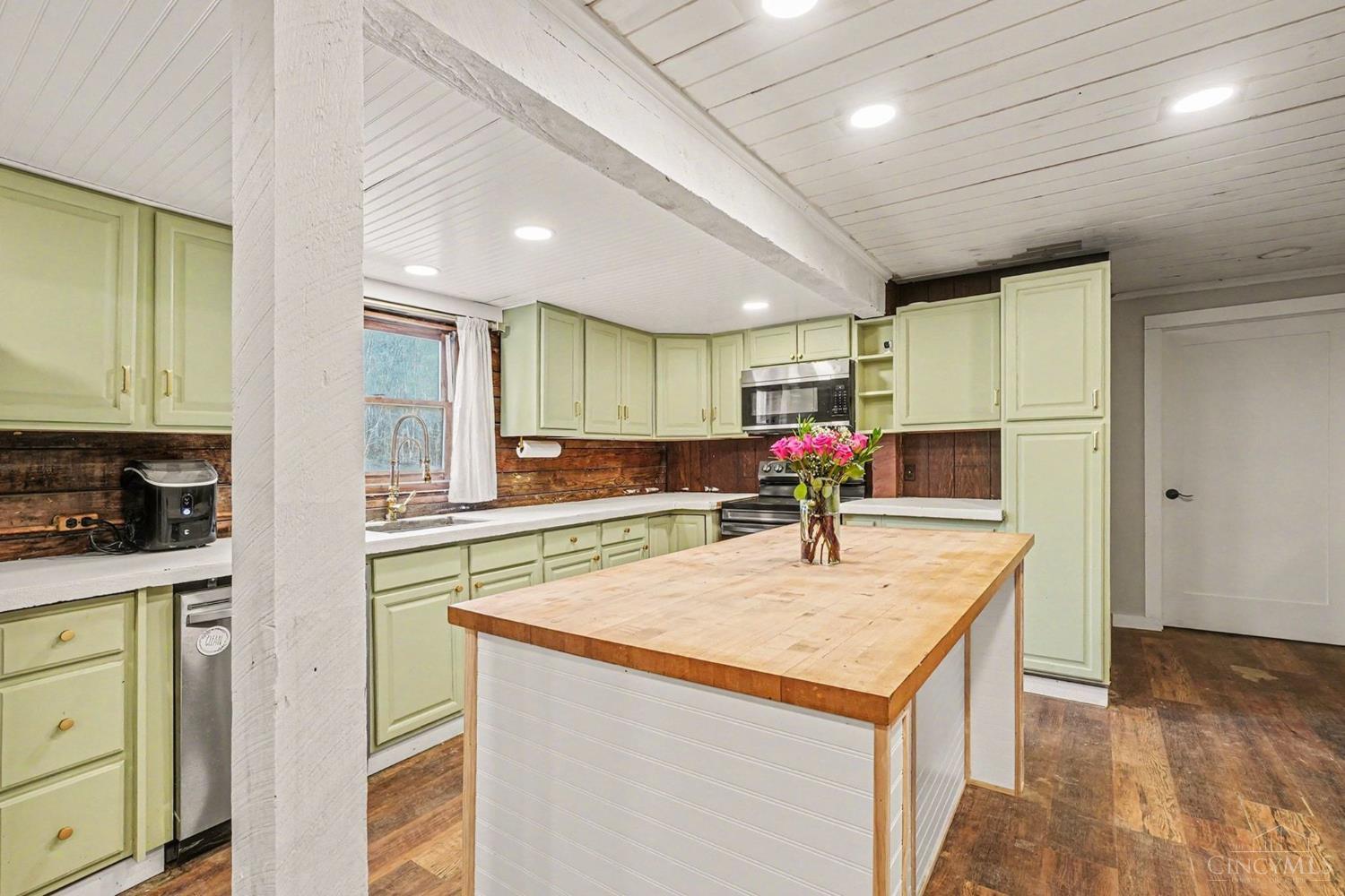 2562 Sprague Road
