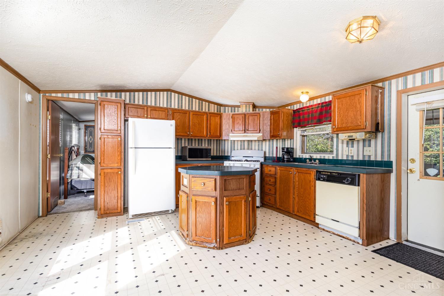 4279 Sunshine Road