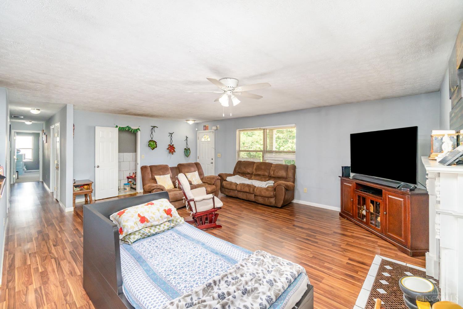 175 Douglas Circle