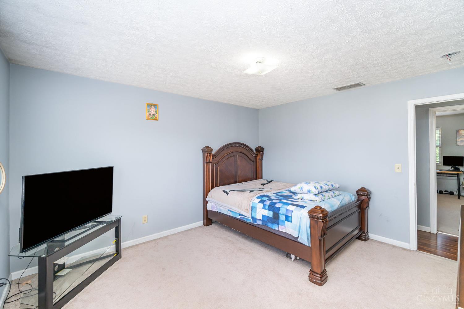 175 Douglas Circle