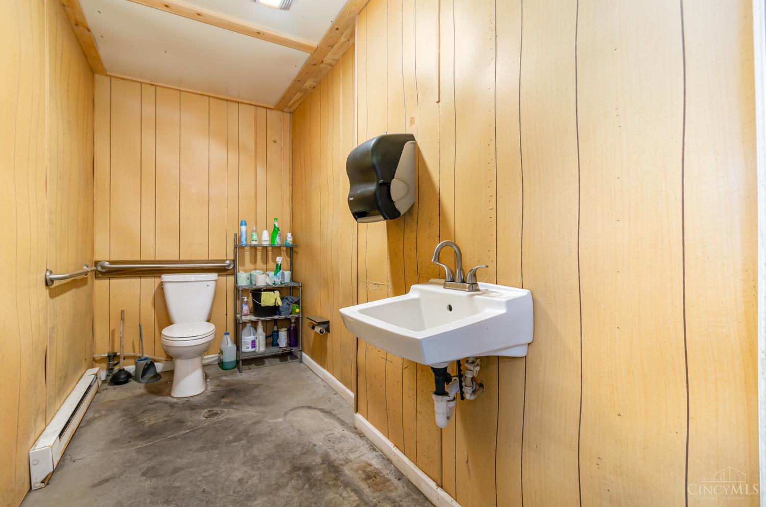 8285 Tri County Highway