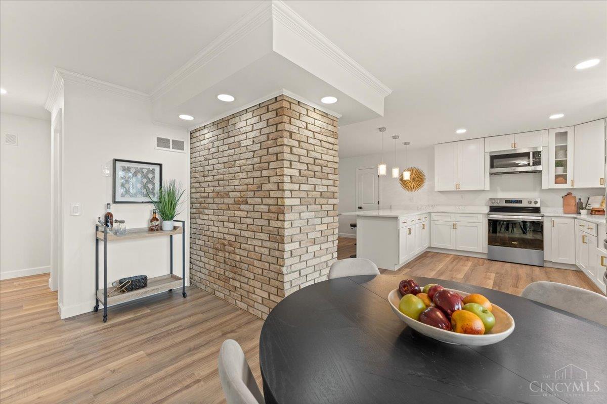 7481 Heatherwood Lane
