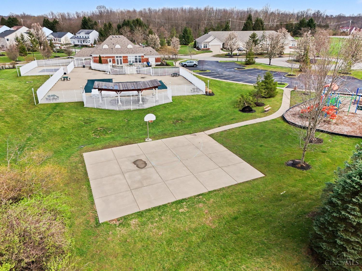 2047 Commons Circle