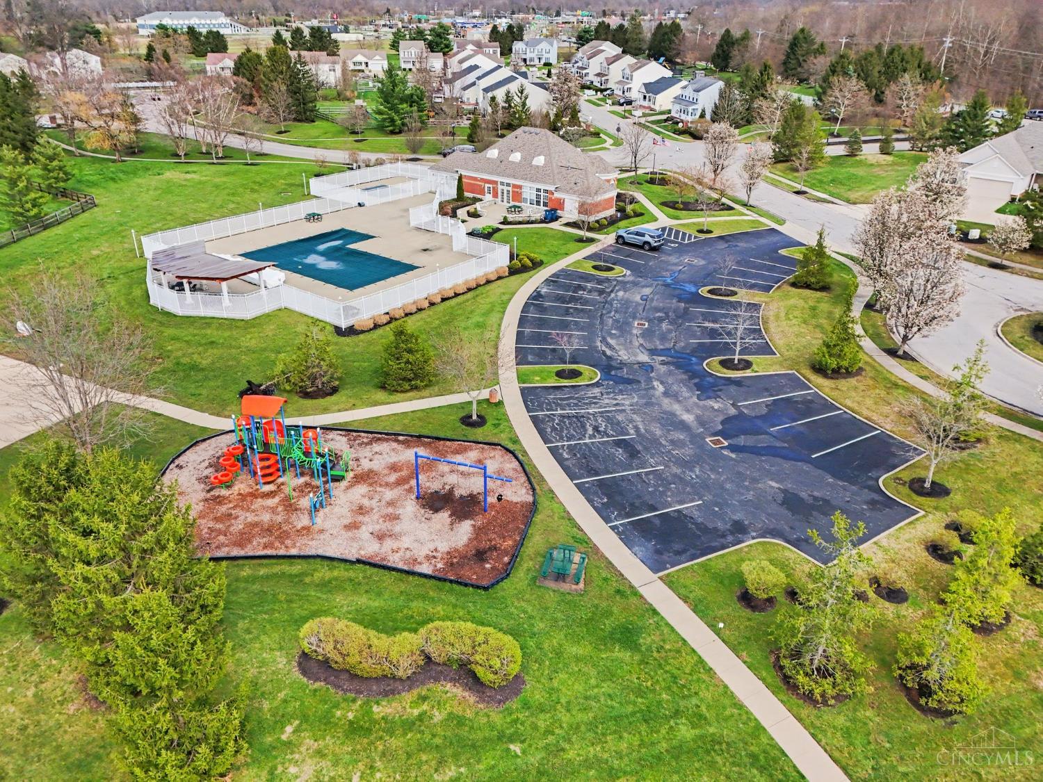 2047 Commons Circle
