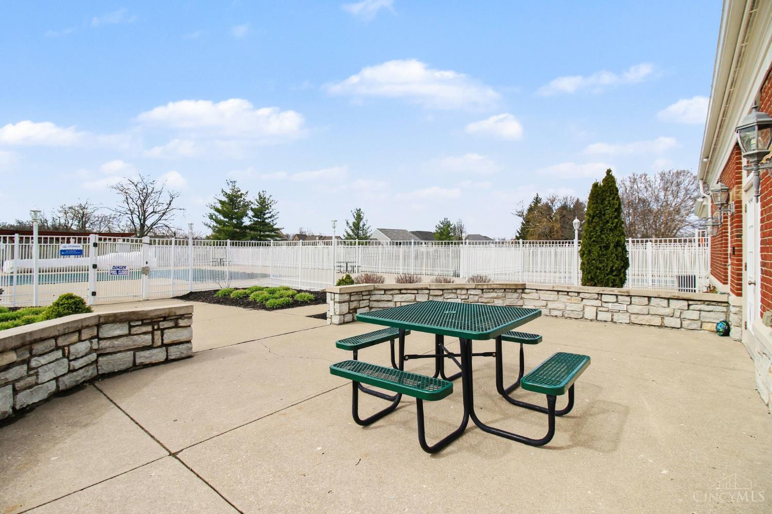 2047 Commons Circle