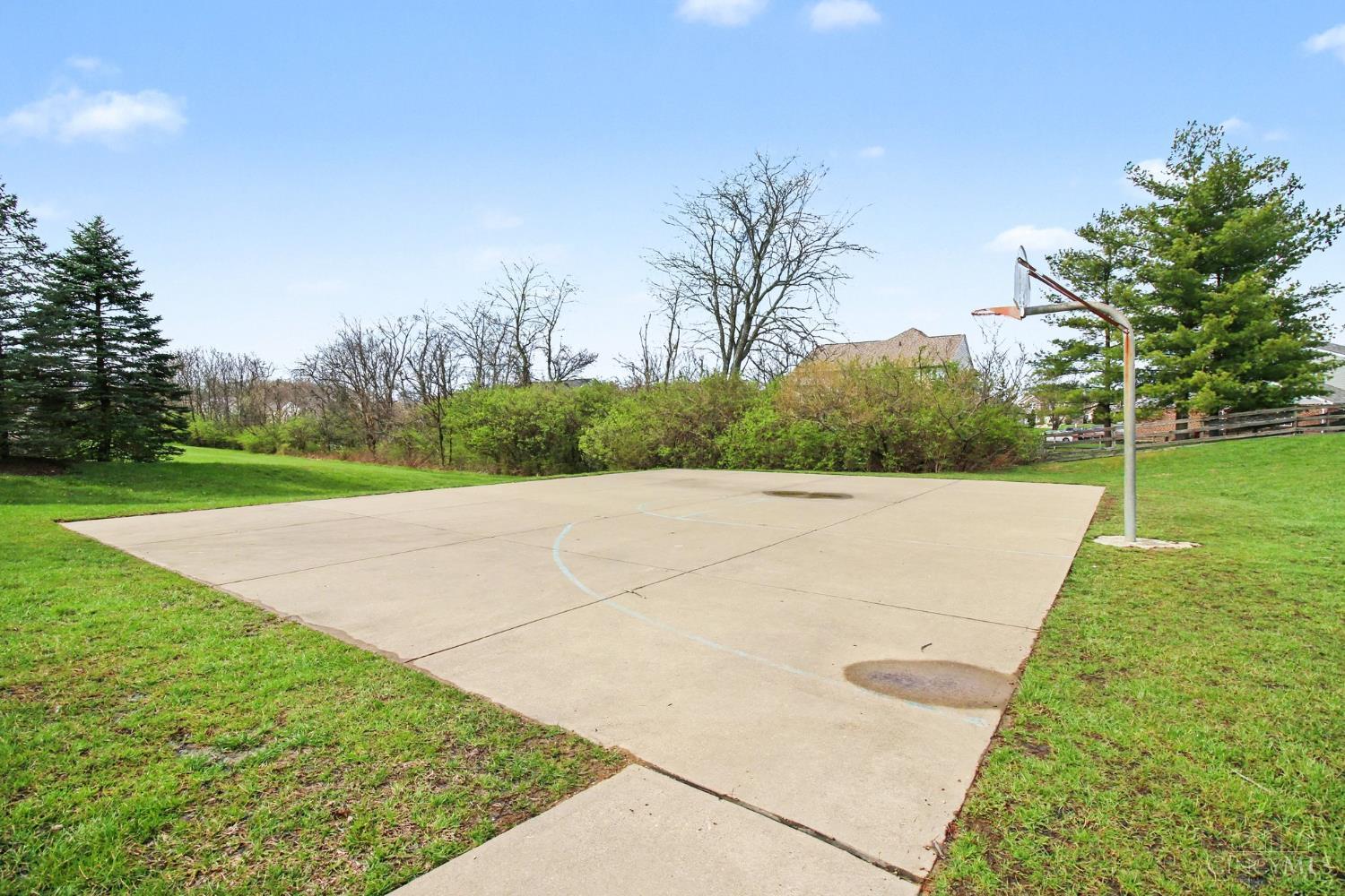 2047 Commons Circle