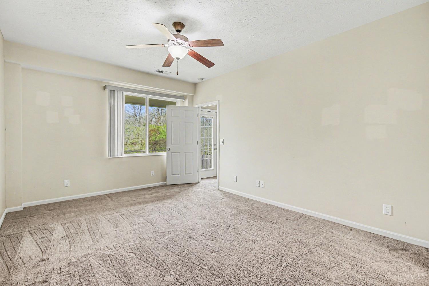 2047 Commons Circle
