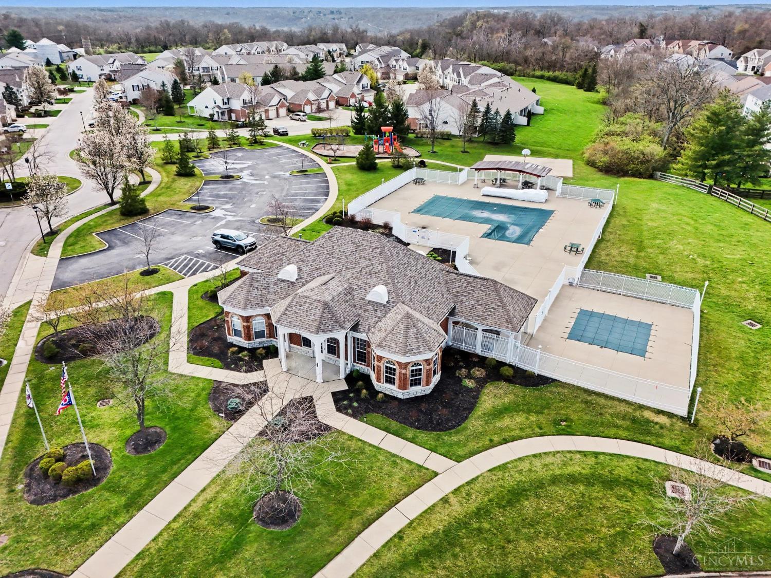 2047 Commons Circle