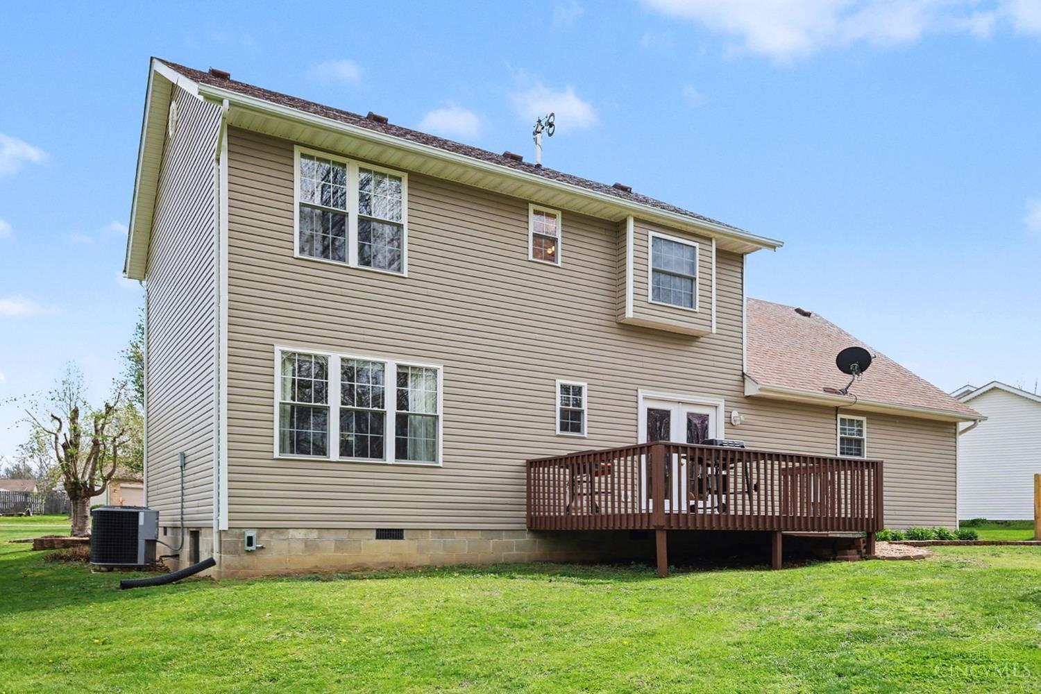 90 Douglas Circle