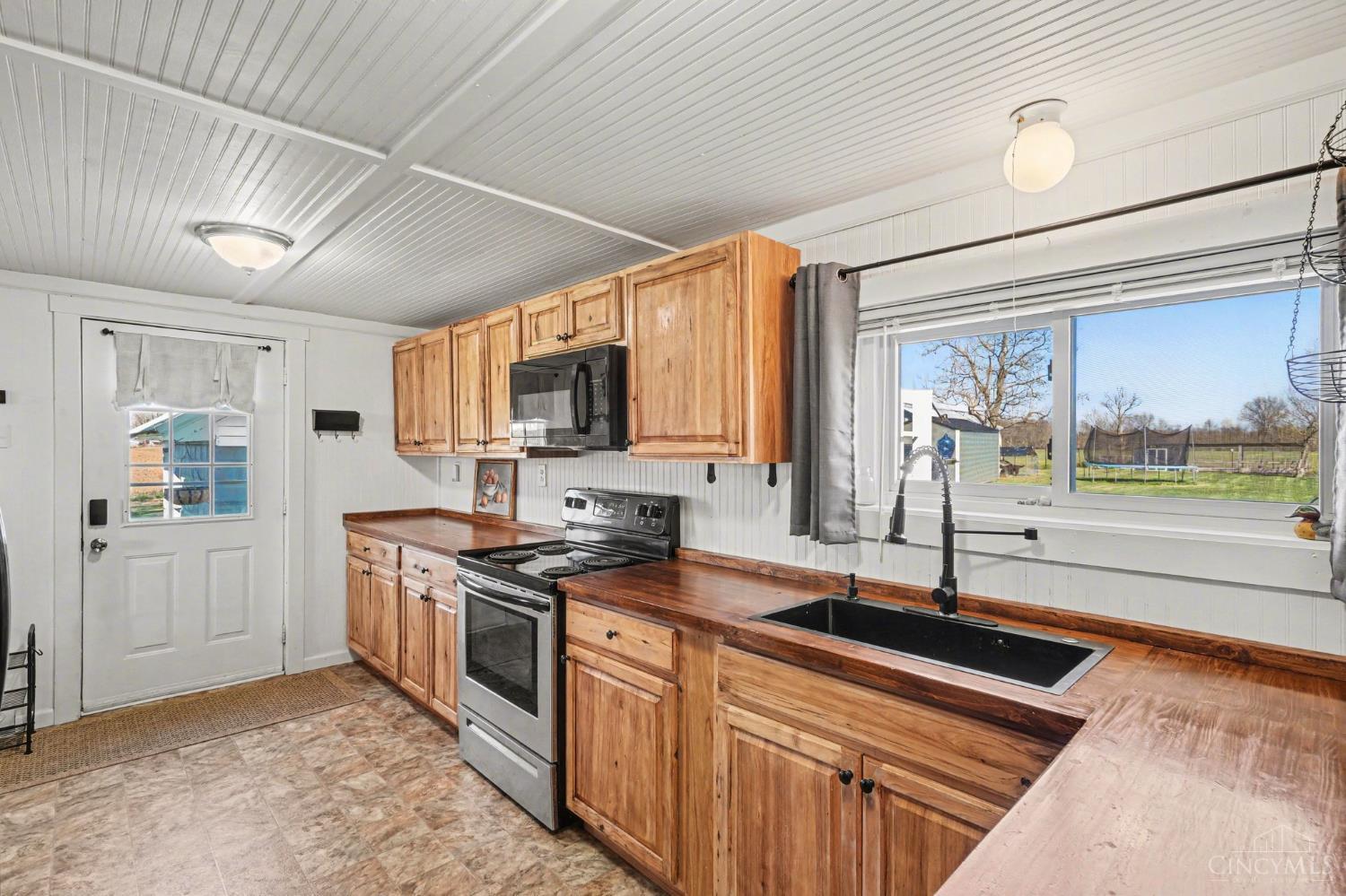 901 Oak Grove Road