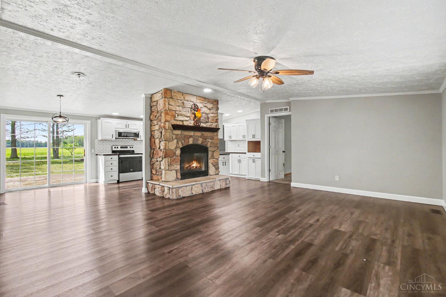 16742 Gum Lane