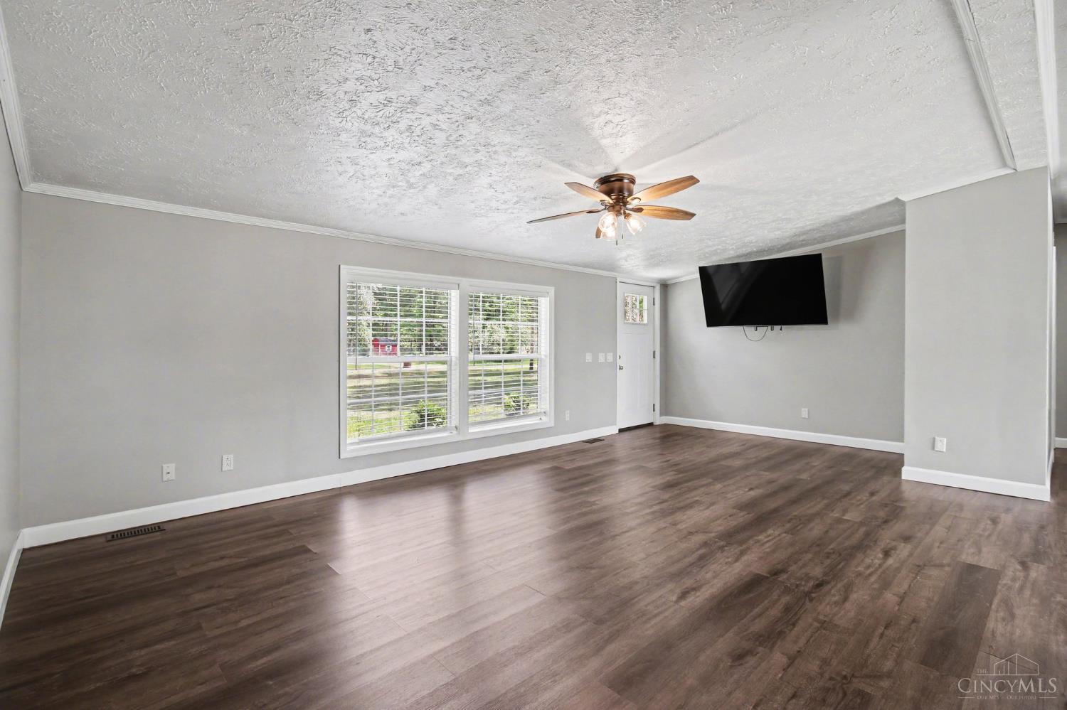 16742 Gum Lane