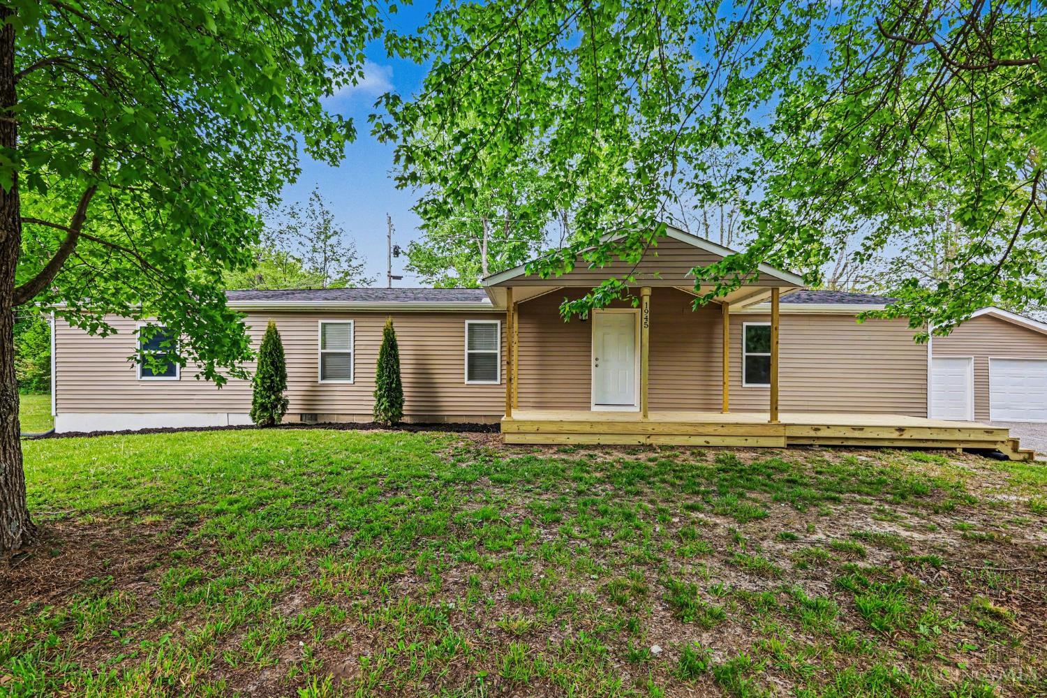 1945 Amiott Lane