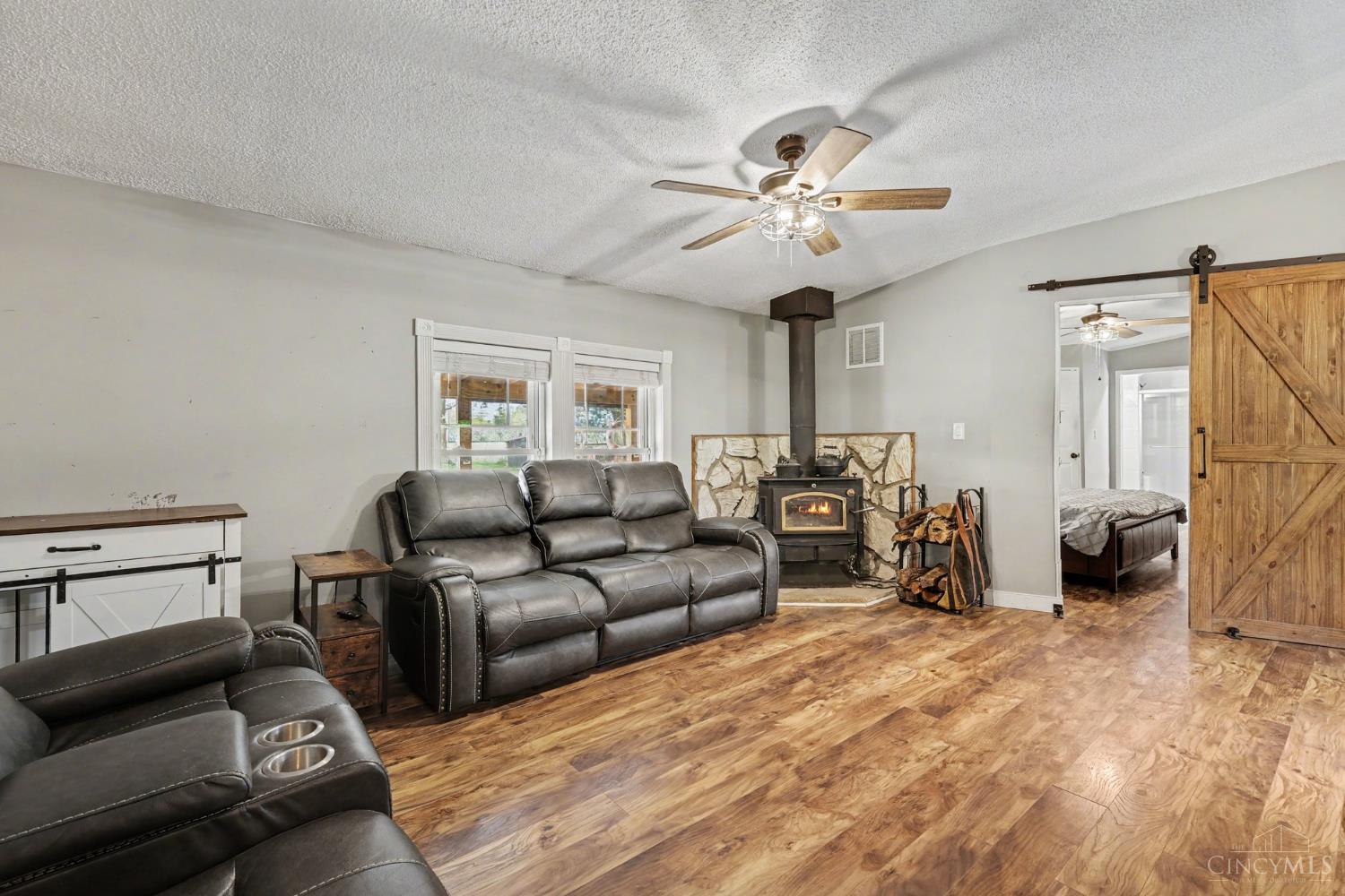11181 E Side Road