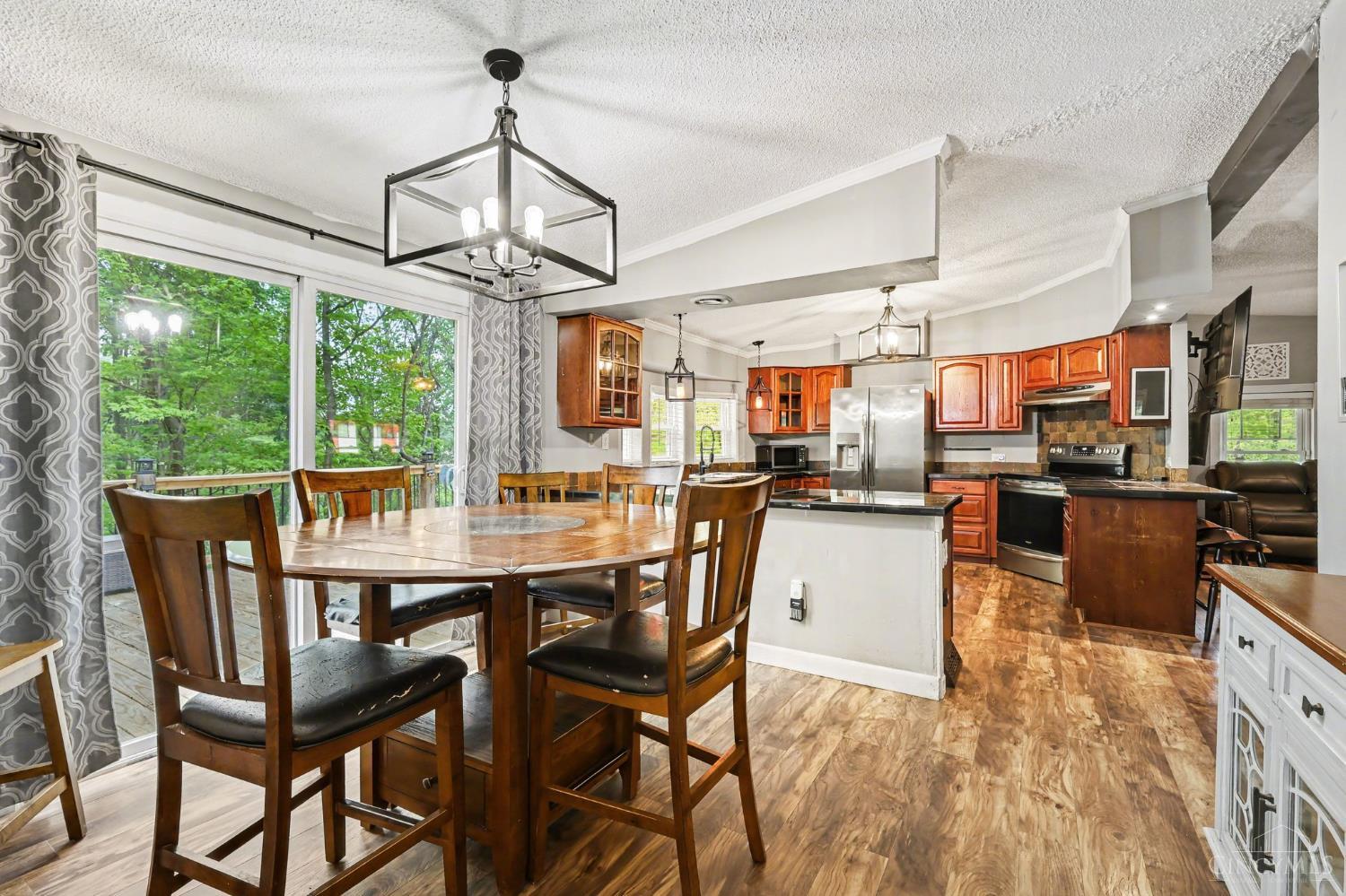 11181 E Side Road