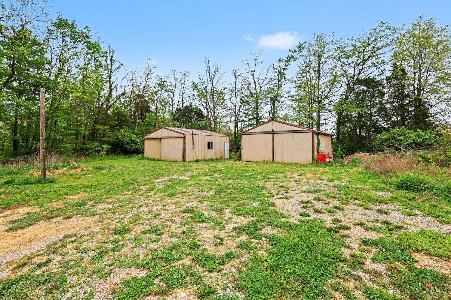 11181 E Side Road