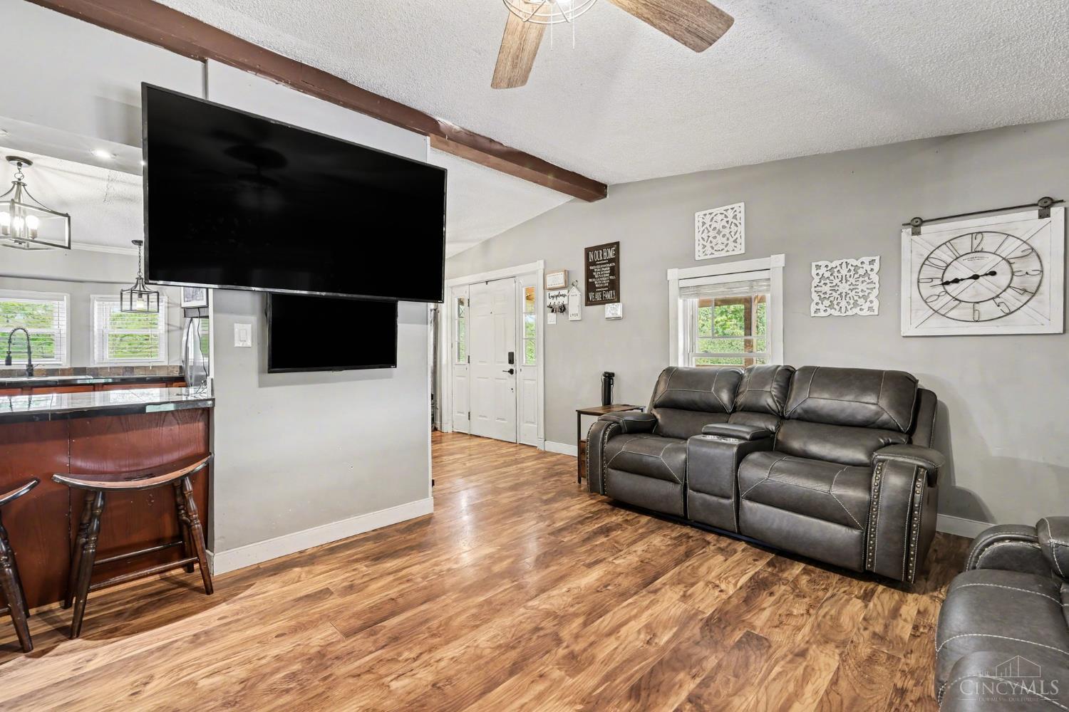 11181 E Side Road