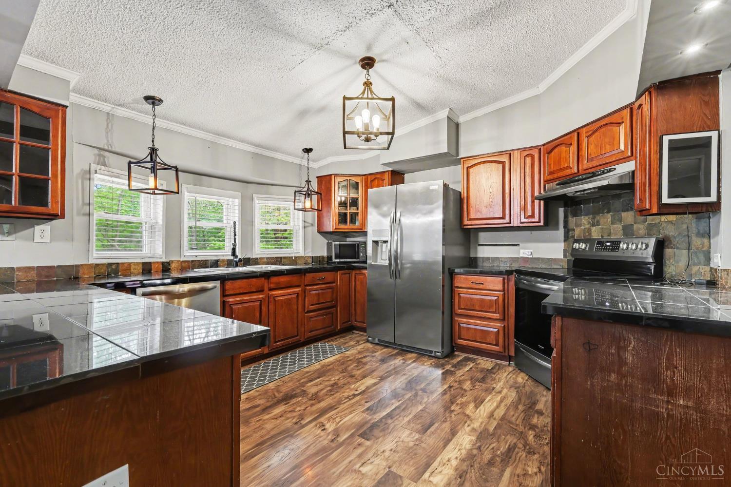 11181 E Side Road