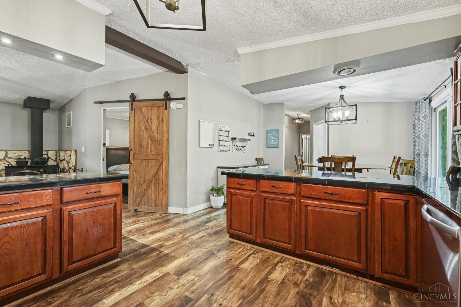 11181 E Side Road