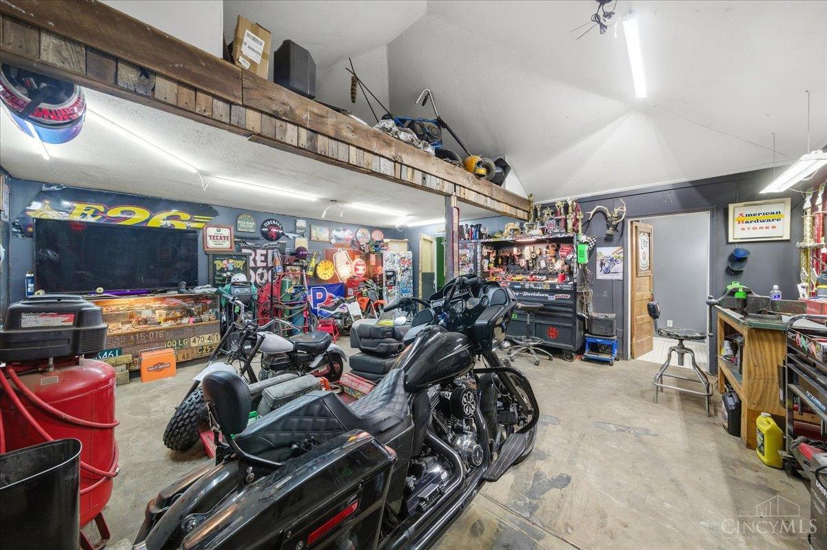 3476 Hoover Road