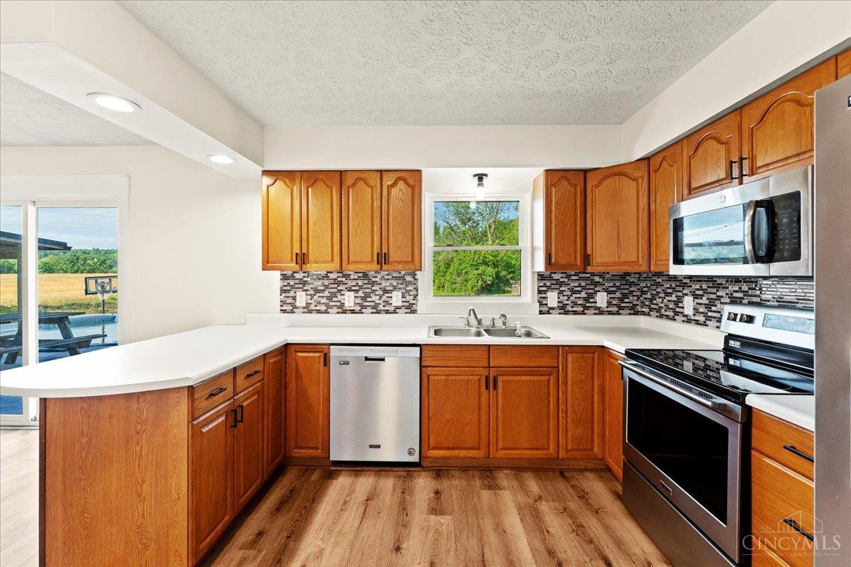 1003 Cross Road