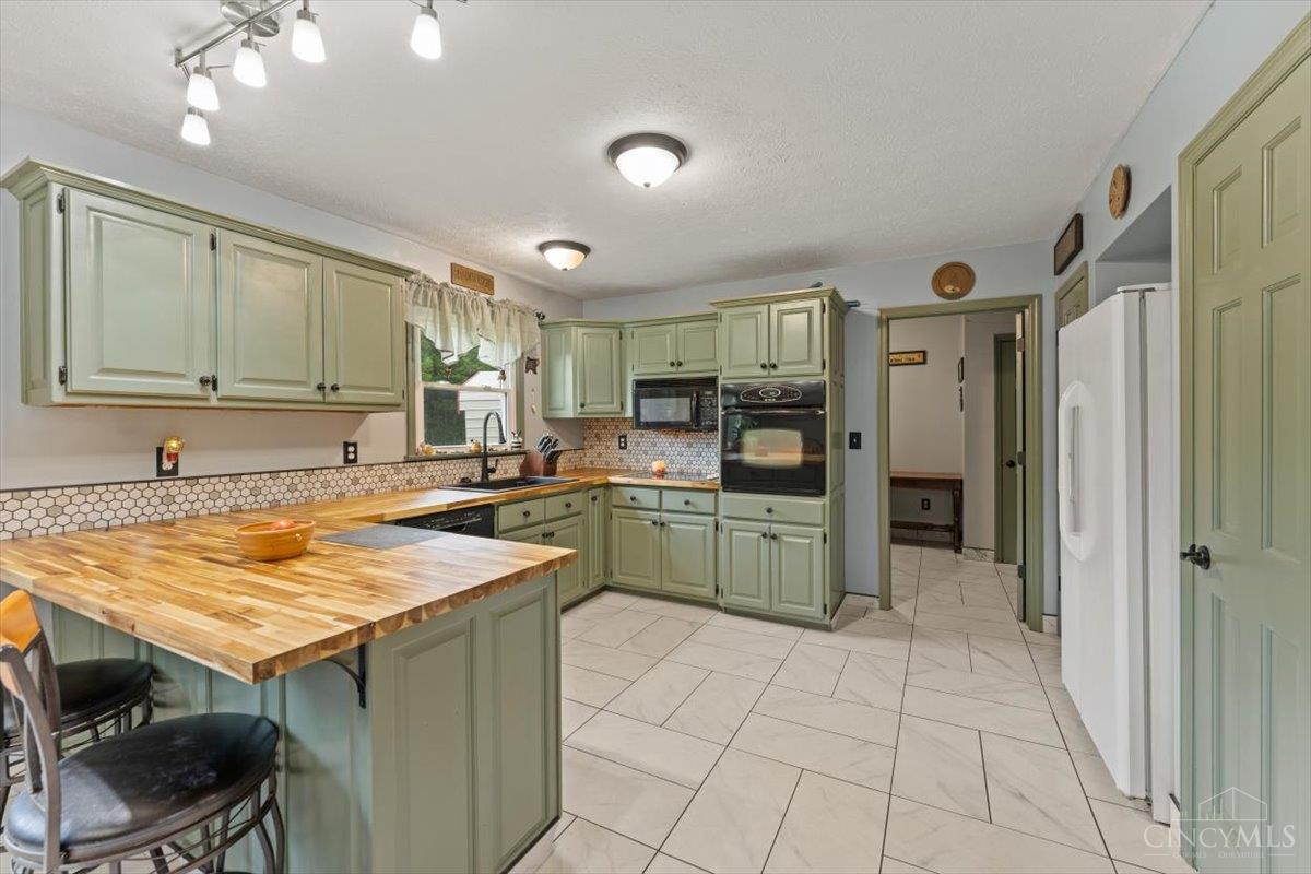 374 Cuckoo Road