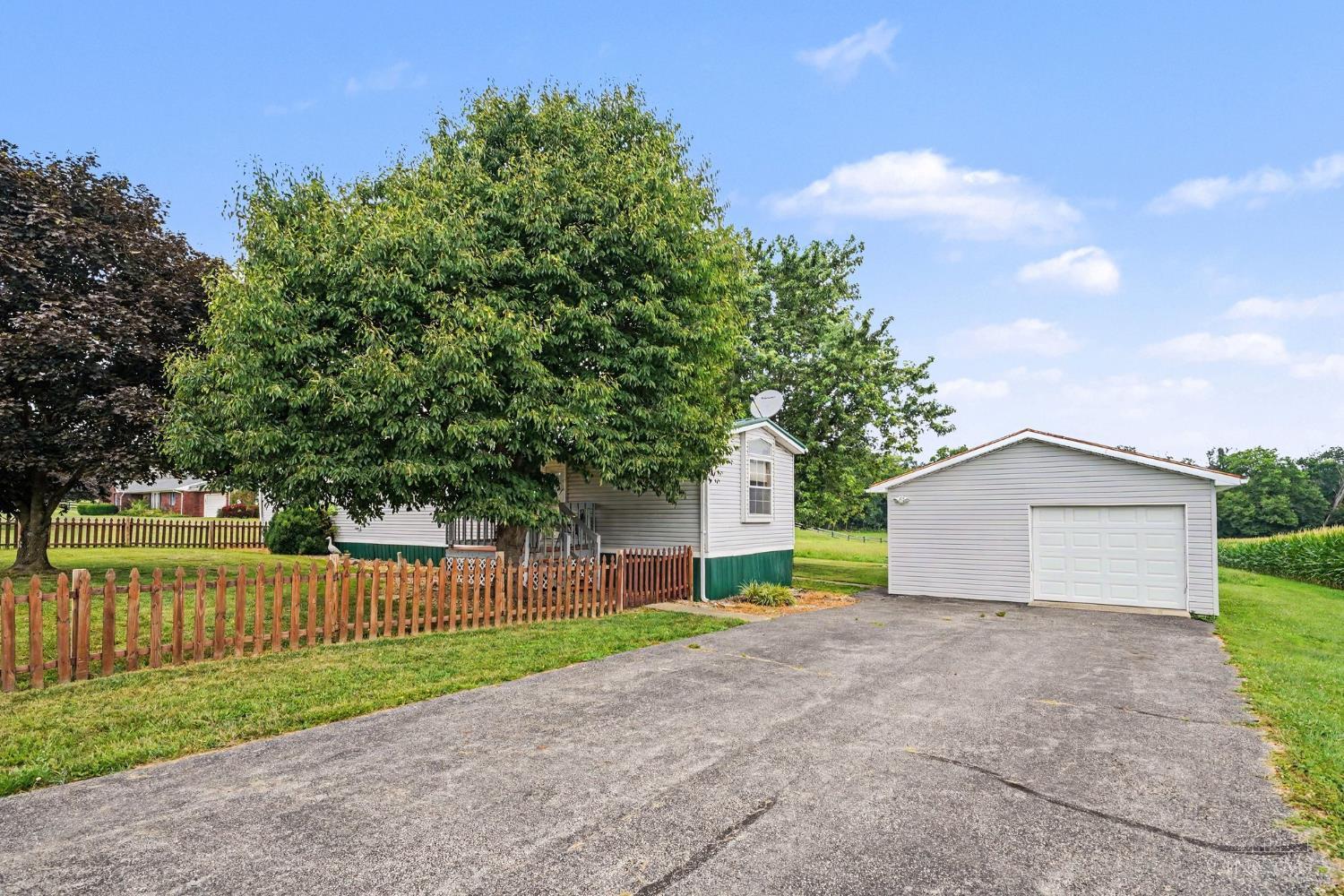 10133 Tri County Road