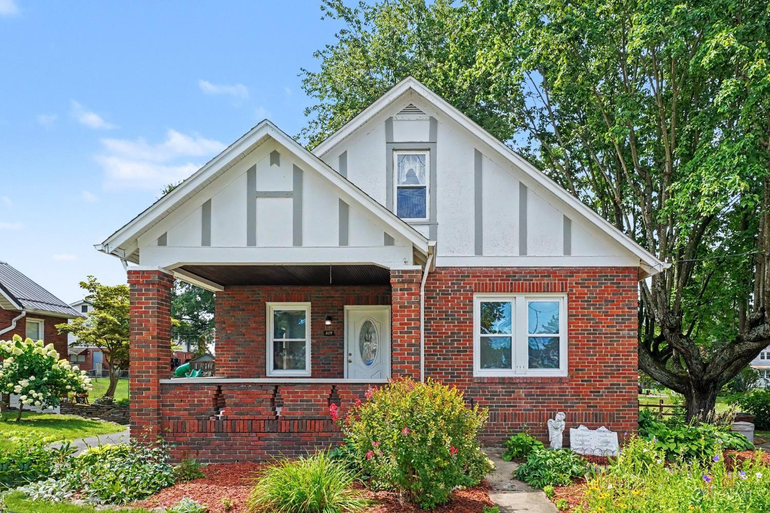 207 W Plum Street
