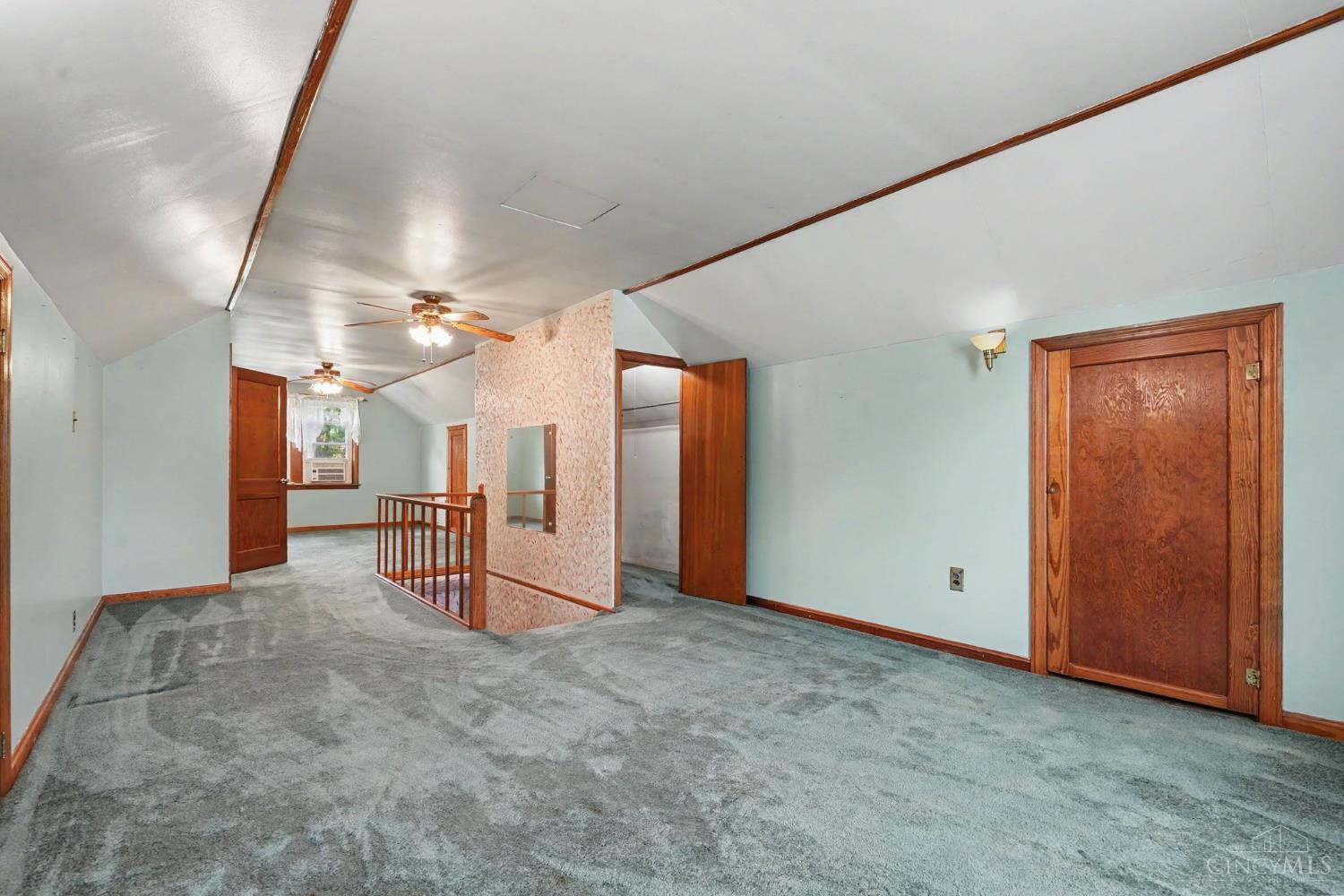 207 W Plum Street