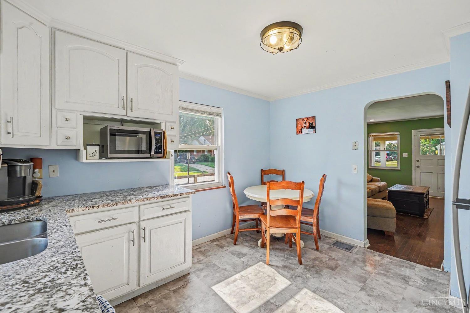 1900 Knollridge Lane