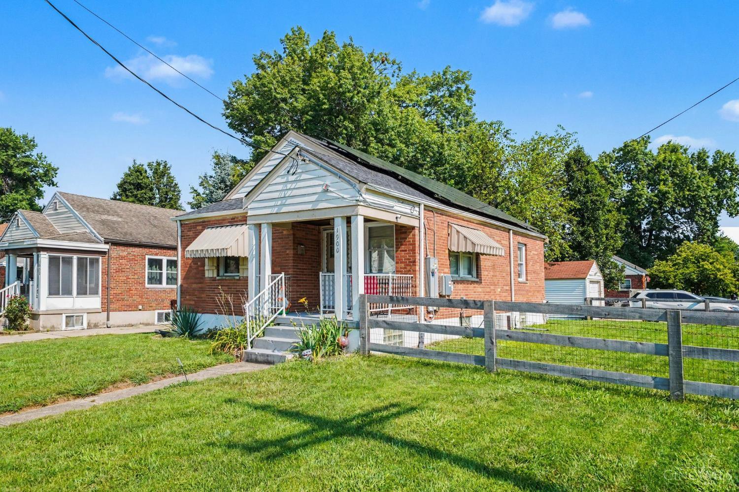 1900 Knollridge Lane