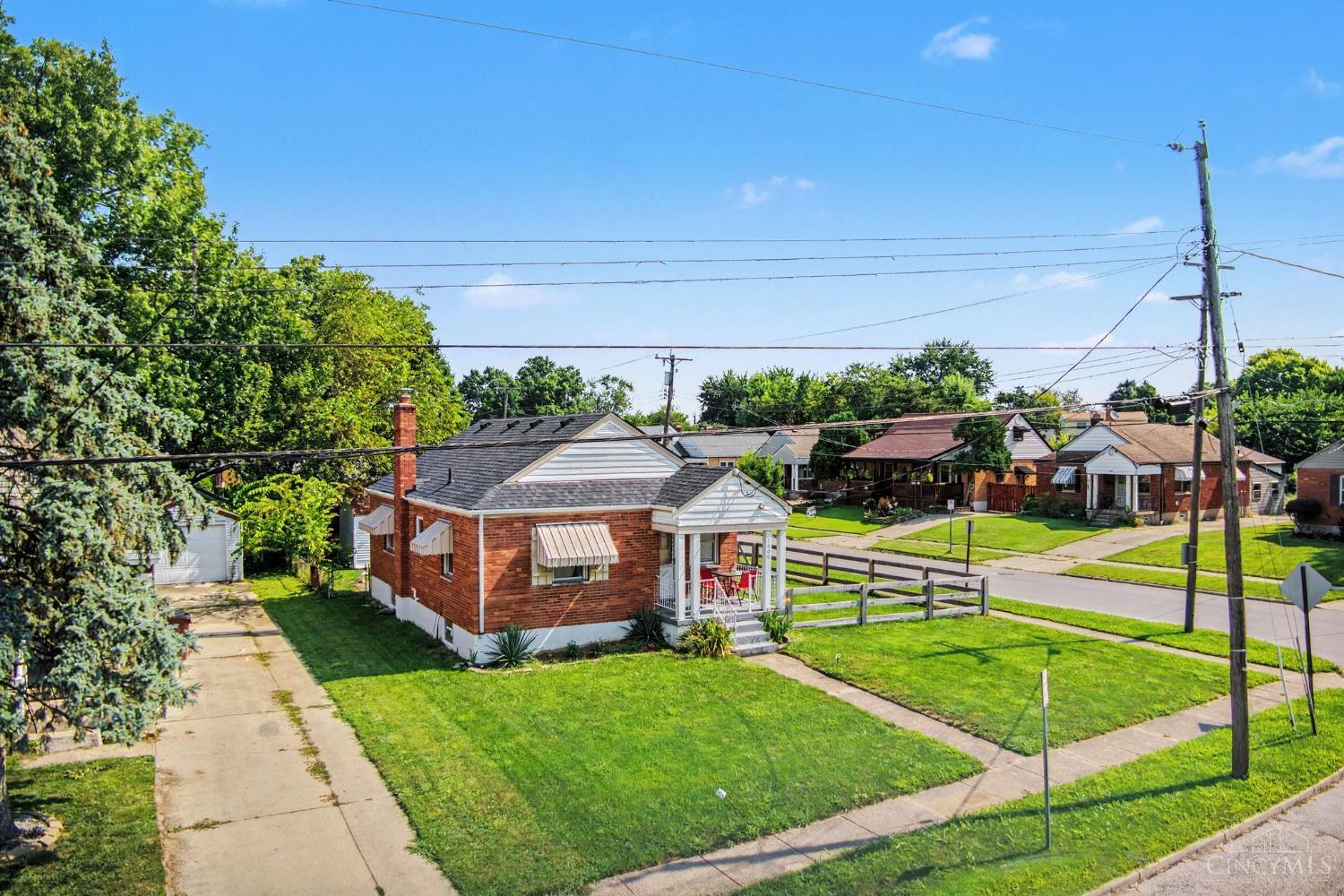 1900 Knollridge Lane