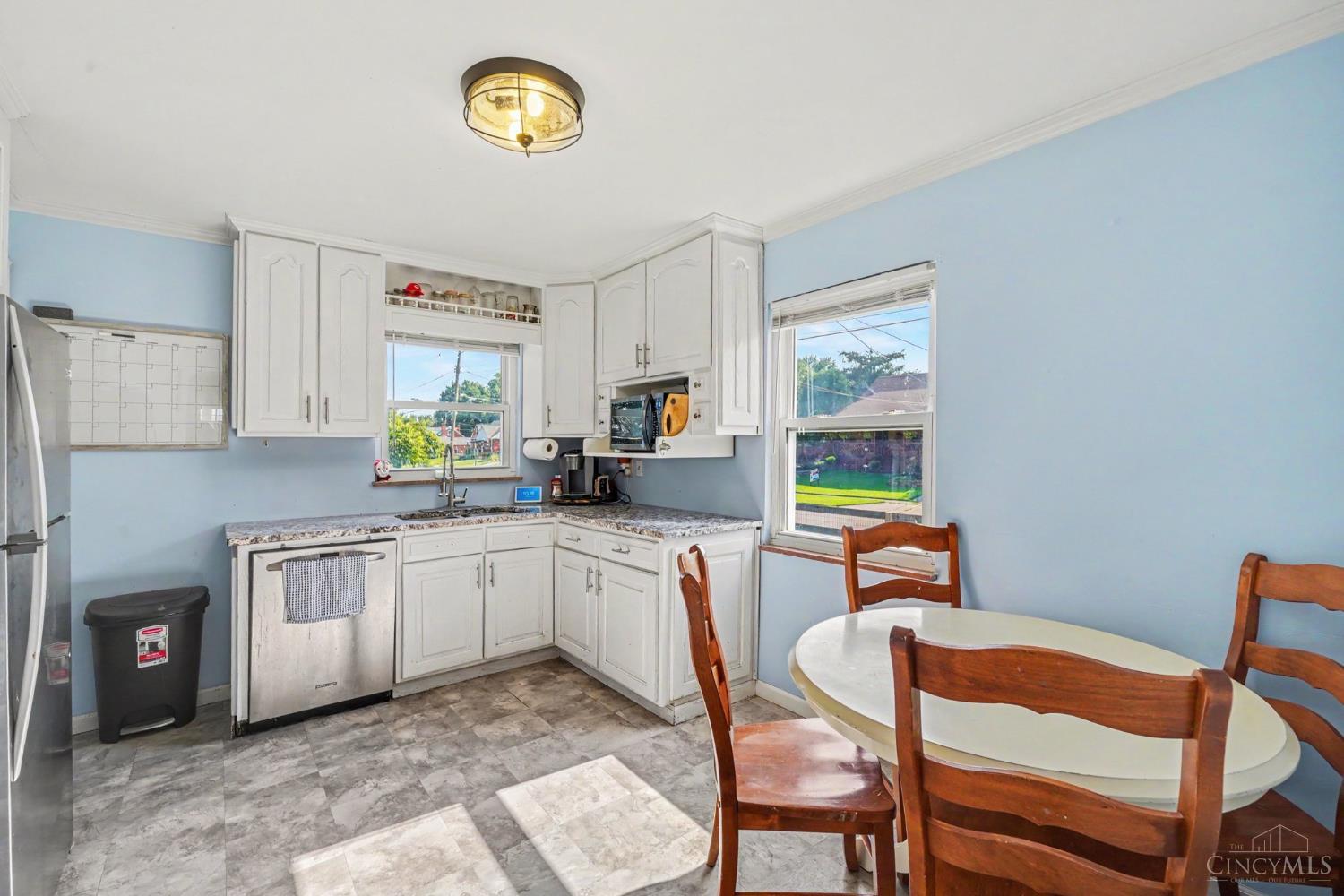 1900 Knollridge Lane