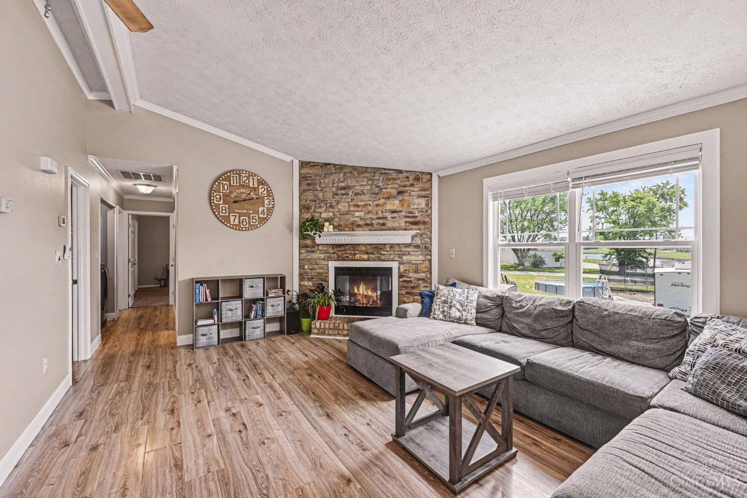 3687 N Lakeshore Drive