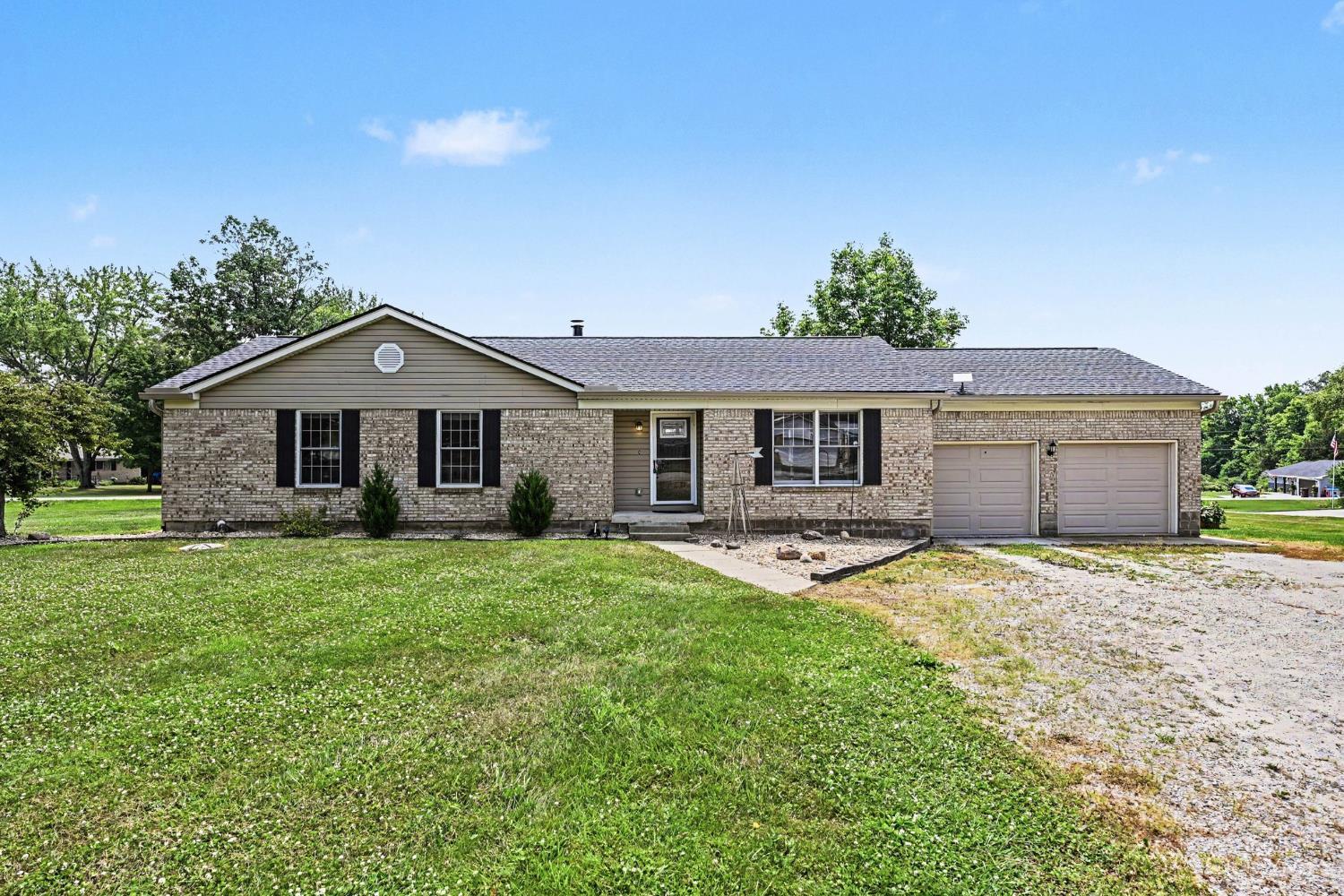 3687 N Lakeshore Drive