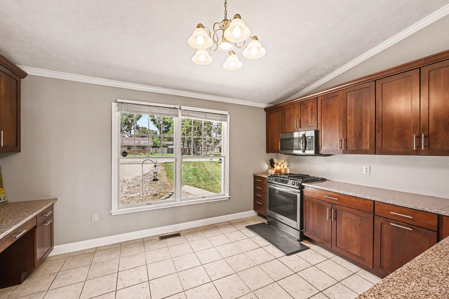 3687 N Lakeshore Drive