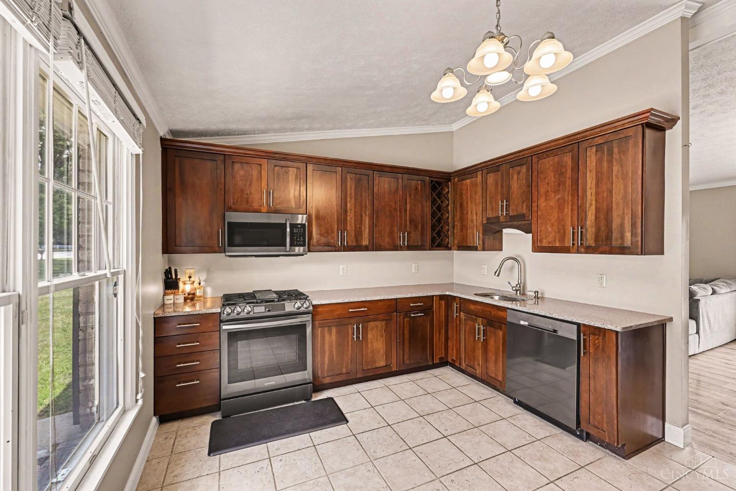 3687 N Lakeshore Drive