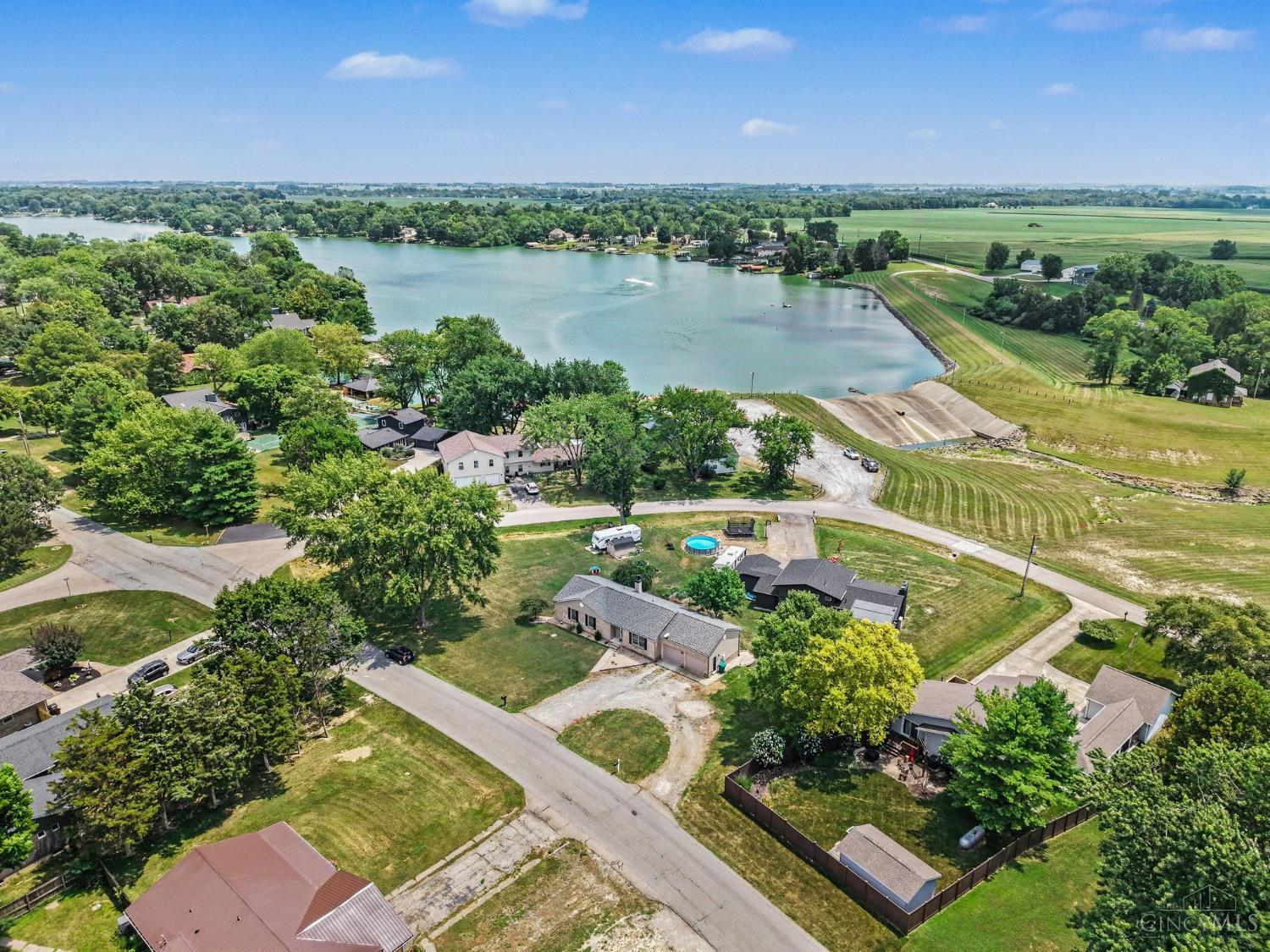 3687 N Lakeshore Drive
