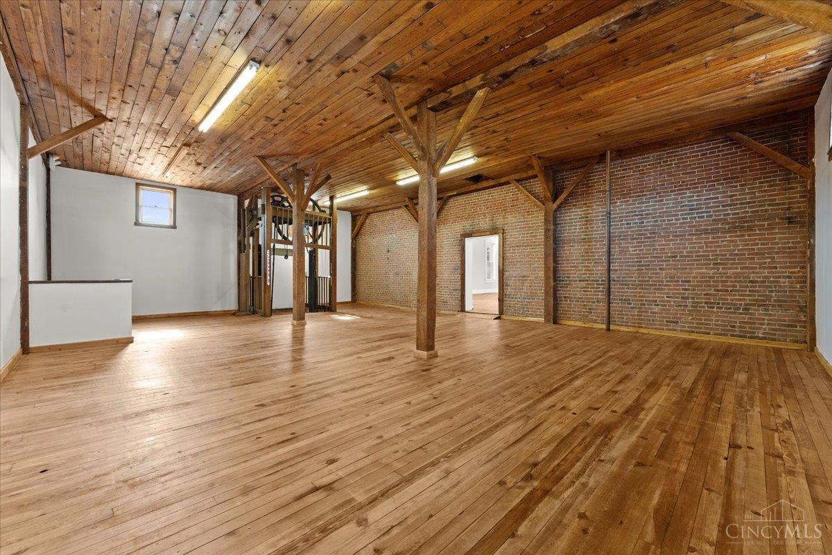 222 W Plane Street