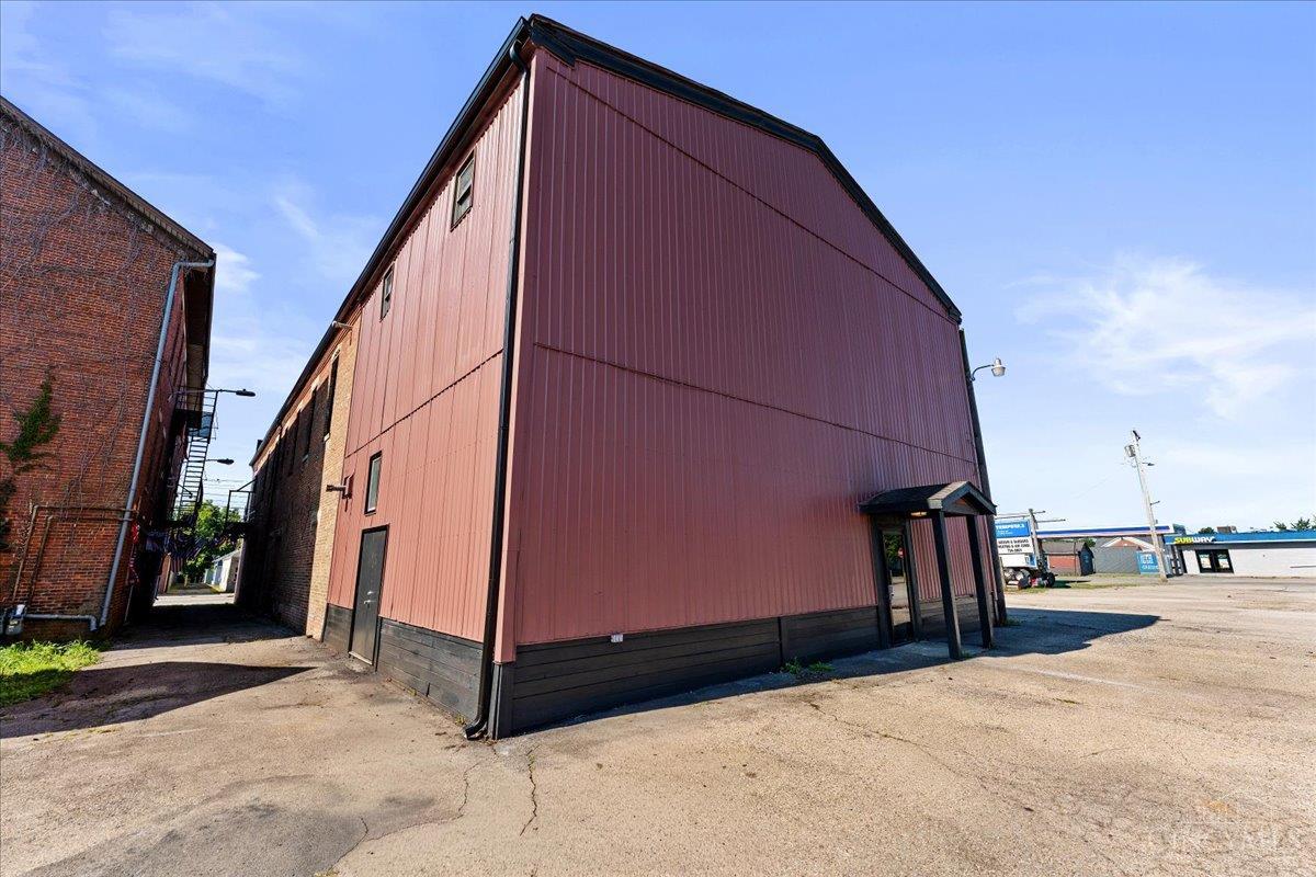 222 W Plane Street